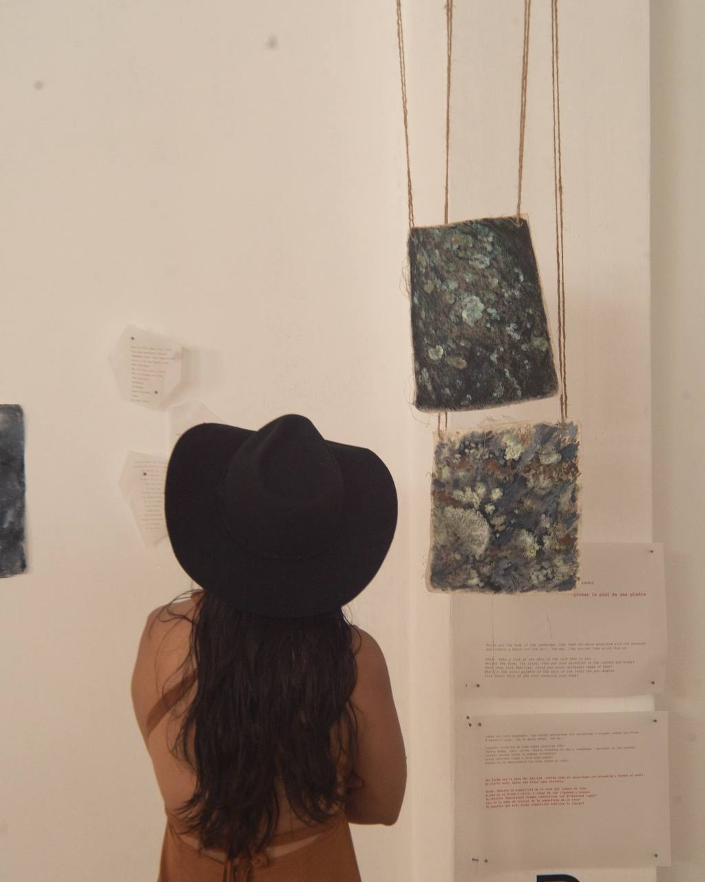 17 Ways to Love the Rocks — exhibition and visitors at domperú