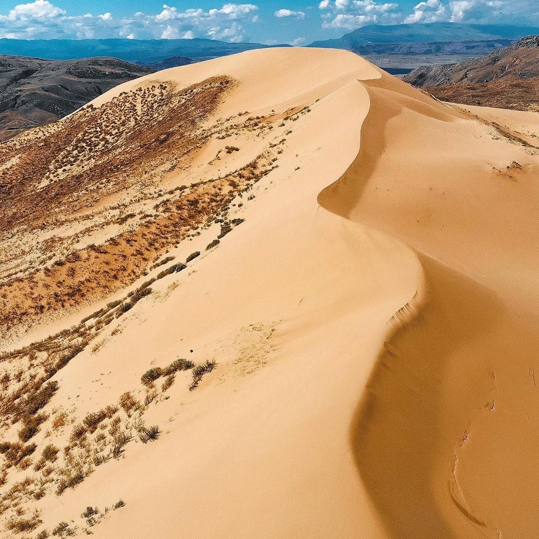 Песчаная гора Сарыкум