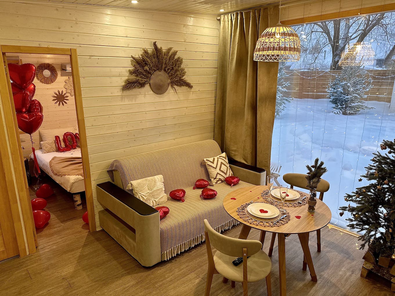 отметить годовщину в  домиках за городом в Подмосковье