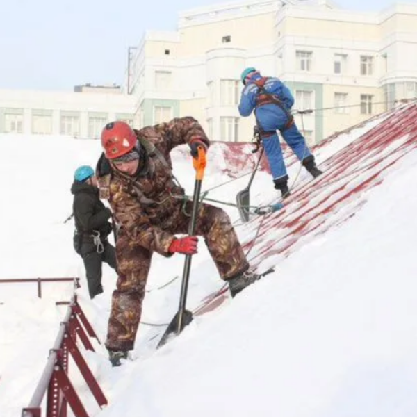 Очистка крыш в Иркутске