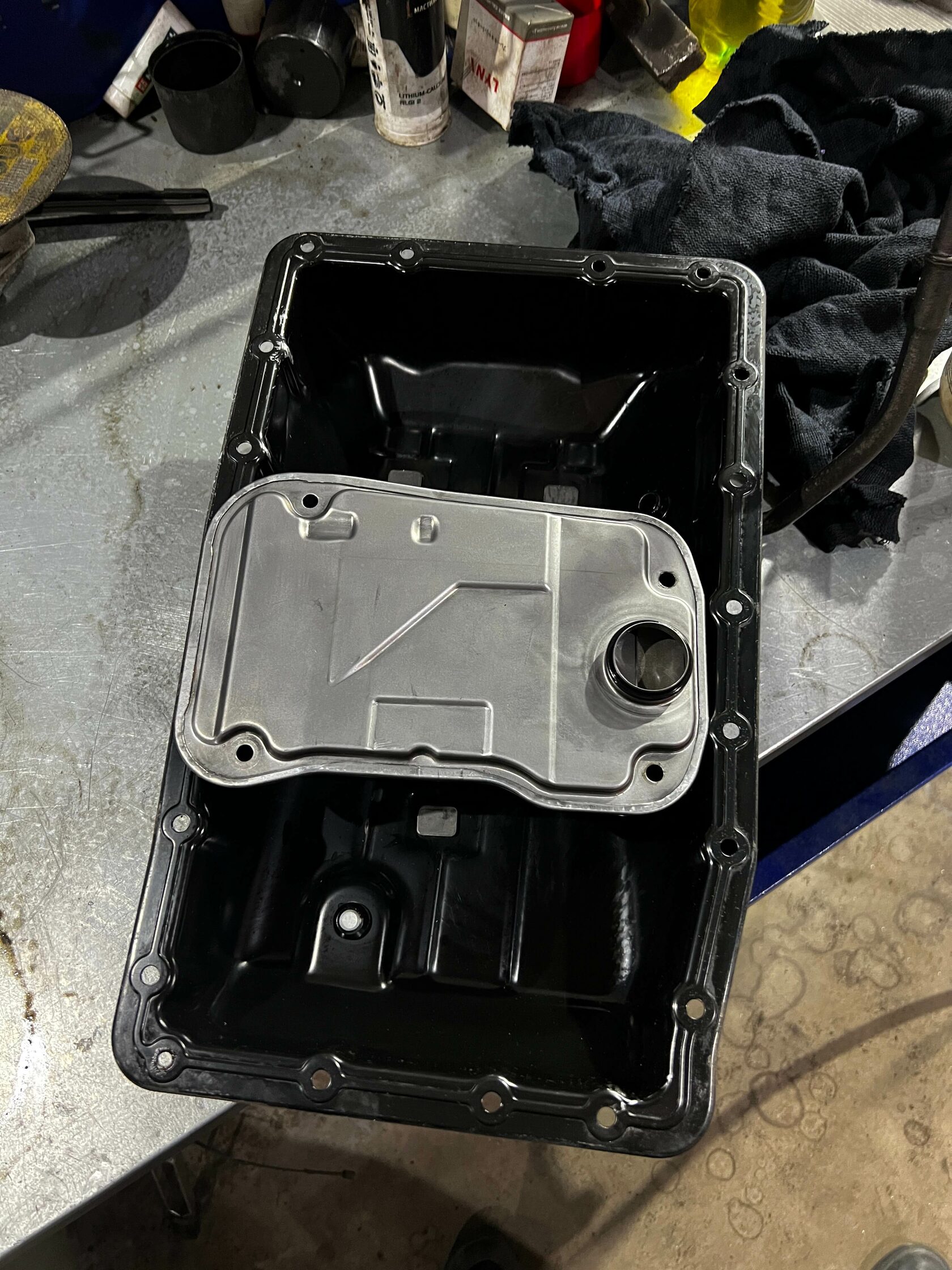 Чистый поддон и магниты АКПП