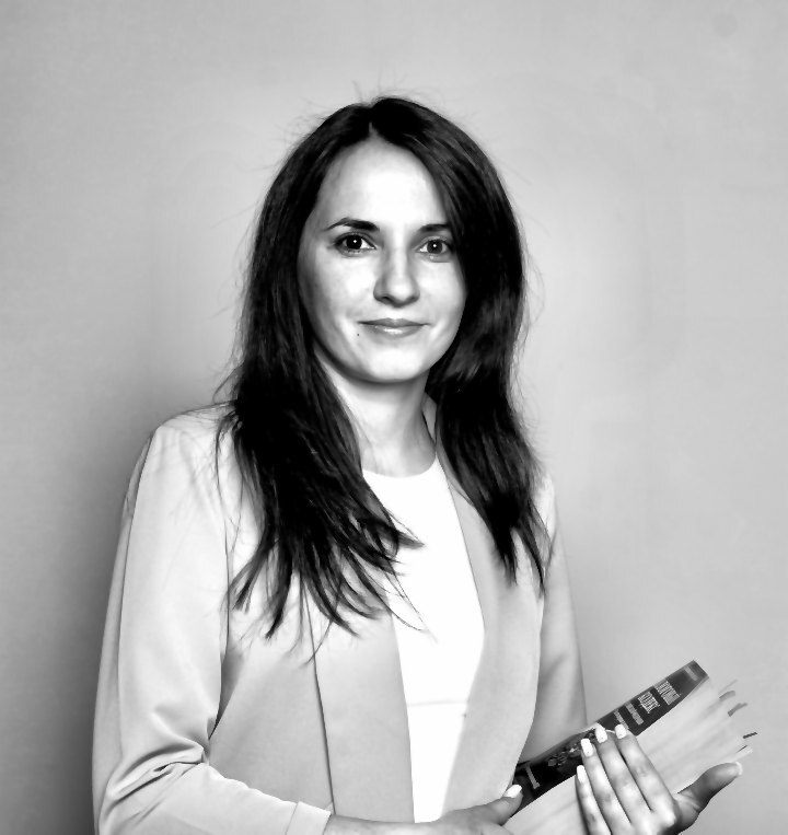 Елена — главный бухгалтер