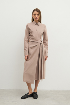 Свитшот белый с вышивкой. Captain's Mate - российский бренд одежды для романтиков и путешественников.