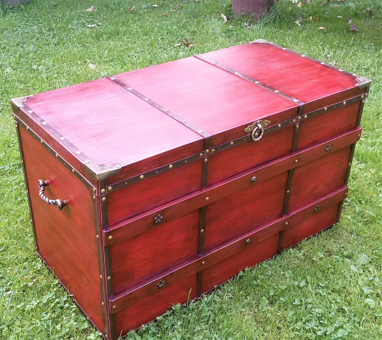 Сундук напольный