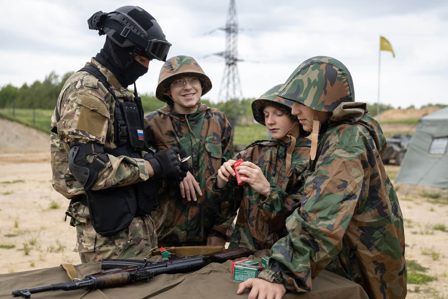 Детская программа на военном полигоне «Сборка снаряжения»