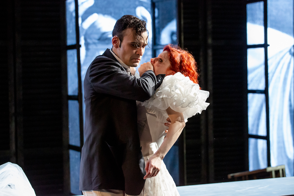 Нас обвенчает прилив. Главная