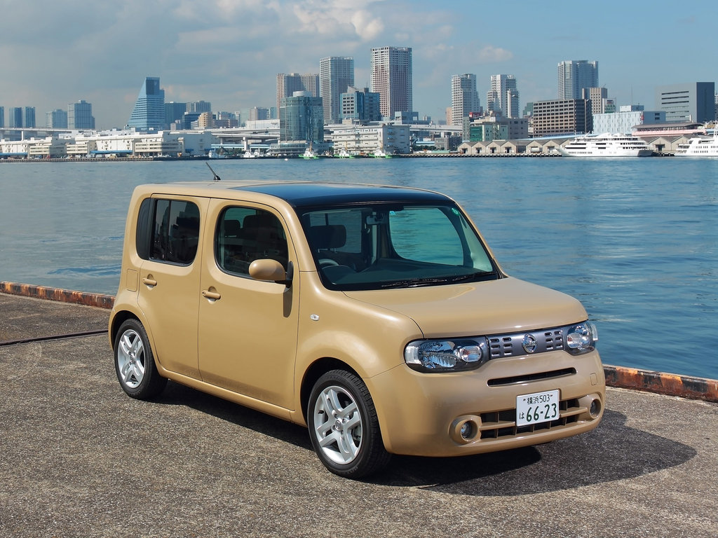 Nissan Cube с аукциона Японии