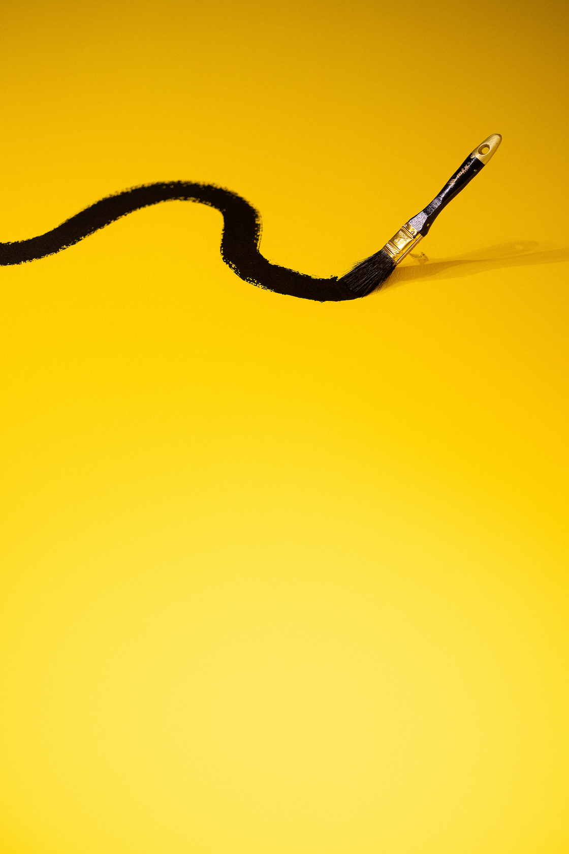 Фрагмент экспозиции Само по себе Лехи Куджея в Most Wanted Gallery. Живопись, граффити, графика, объекты, скетчбук, инсталляция. Кьюджей. QJay