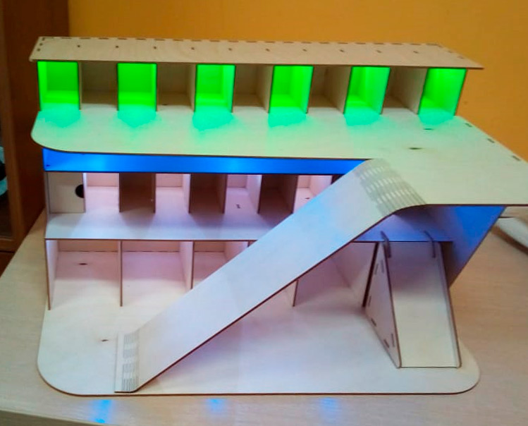 Парковка с освещением из фанеры