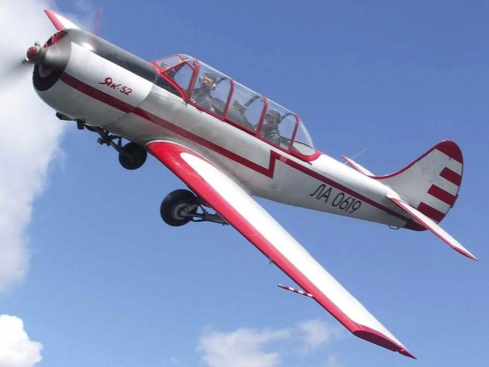 фото нанесения макияжа на лицо девушки 