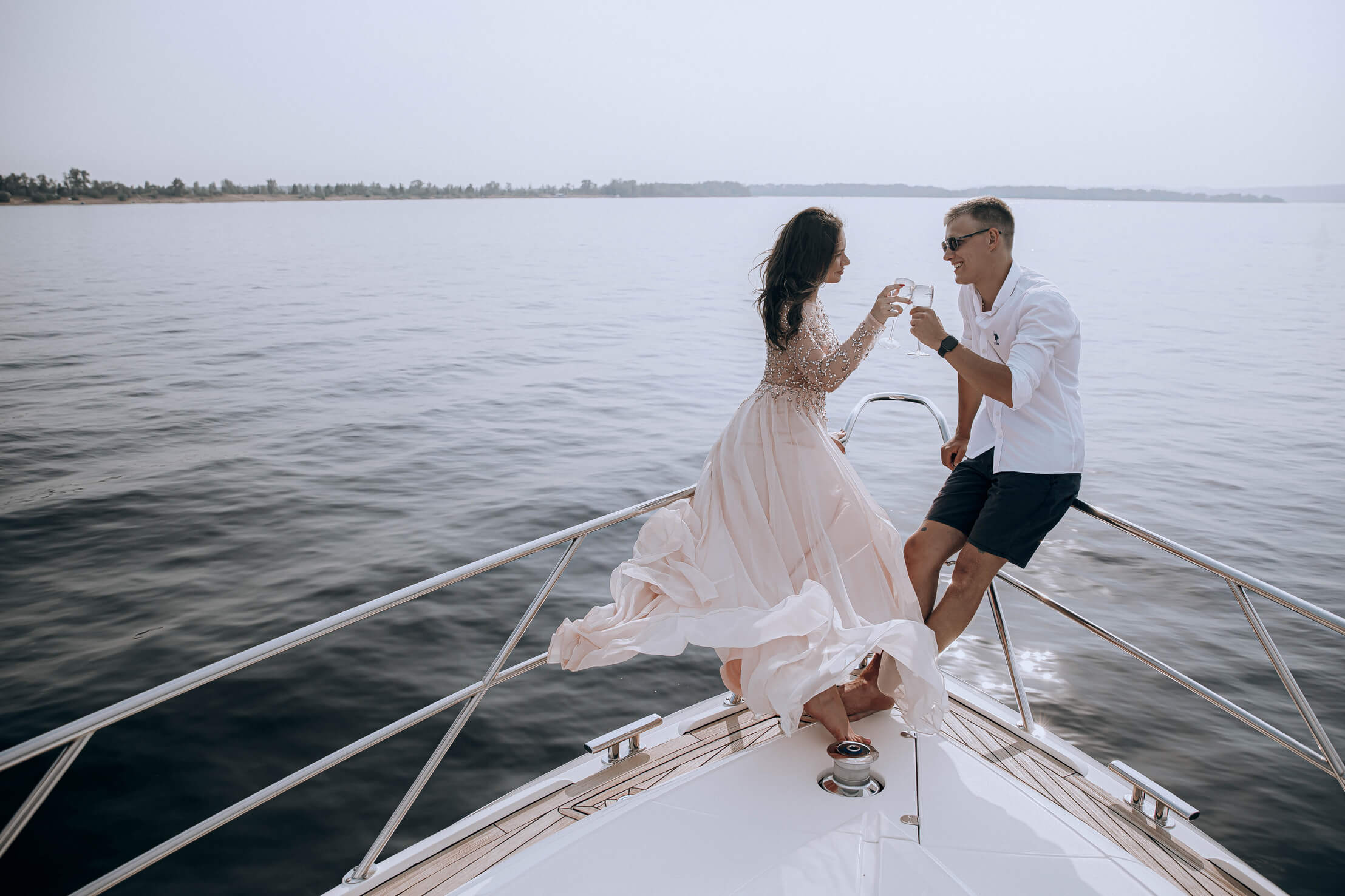 Фотосессия на яхте. Романтическая фотосессия на яхте. Образ для прогулки на яхте. Фотосессия на яхте в Москве.