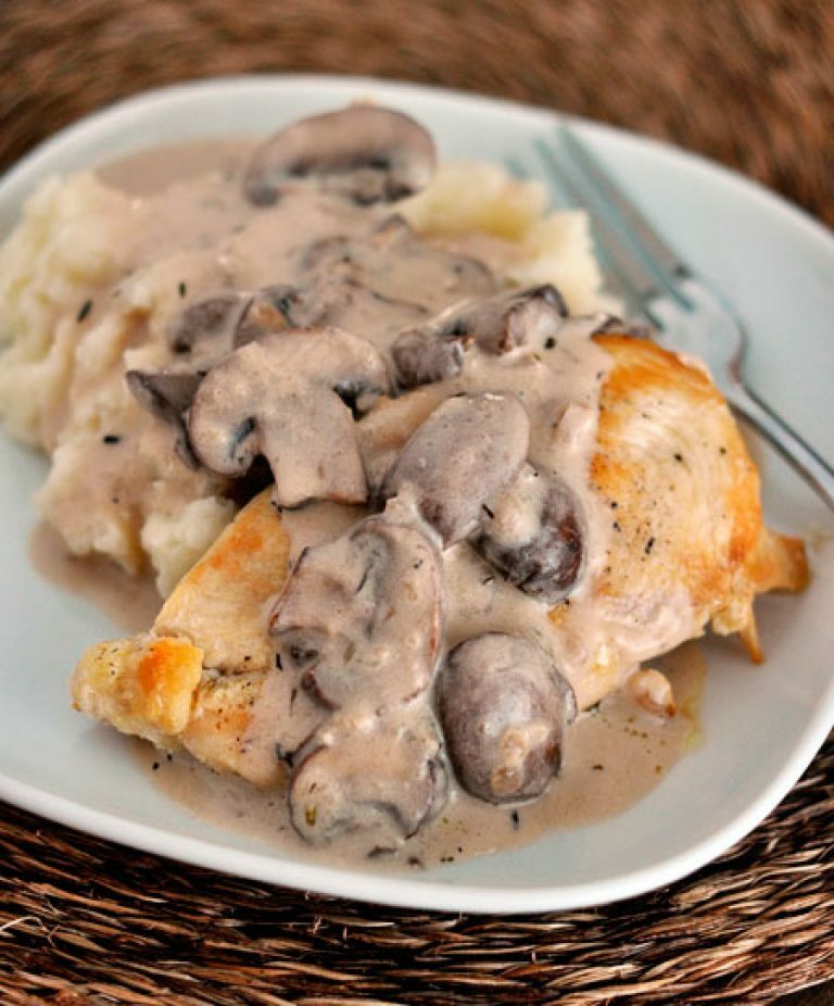 филе с шампиньонами в духовке с сыром. куриная грудка с грибами и сыром в духовке.