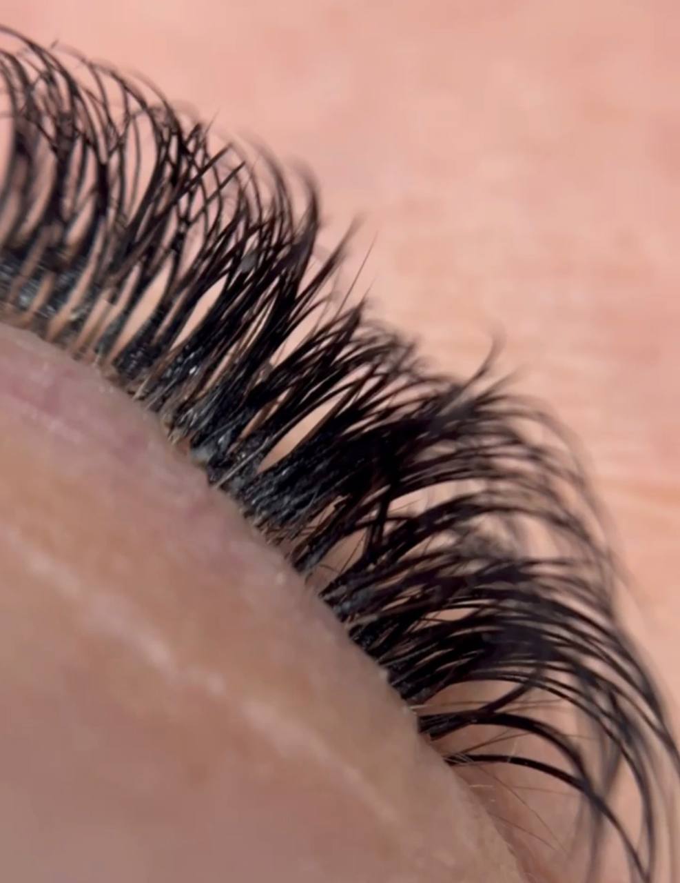 Носка наращенных ресниц 