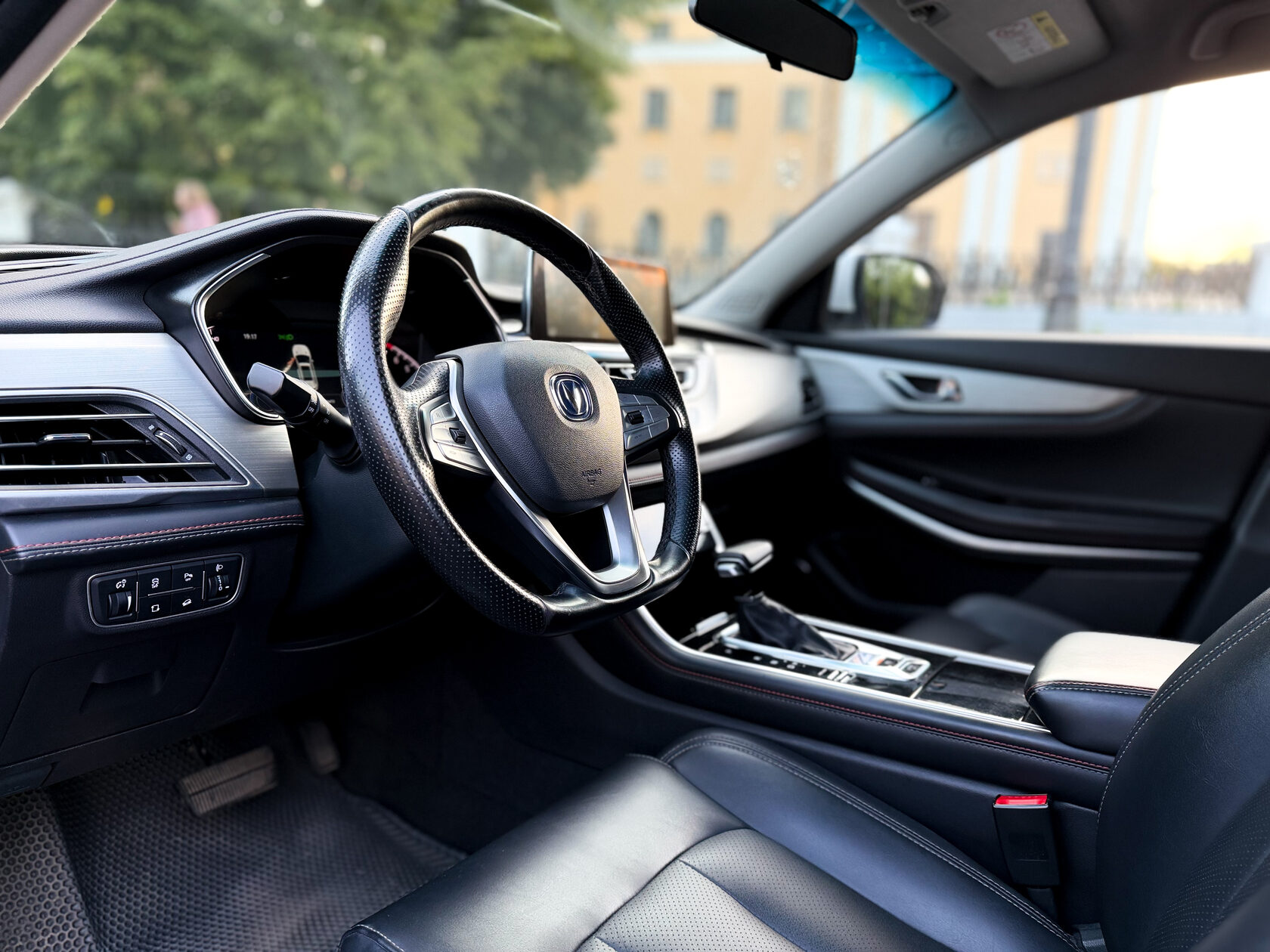 Changan Lamore interior 1