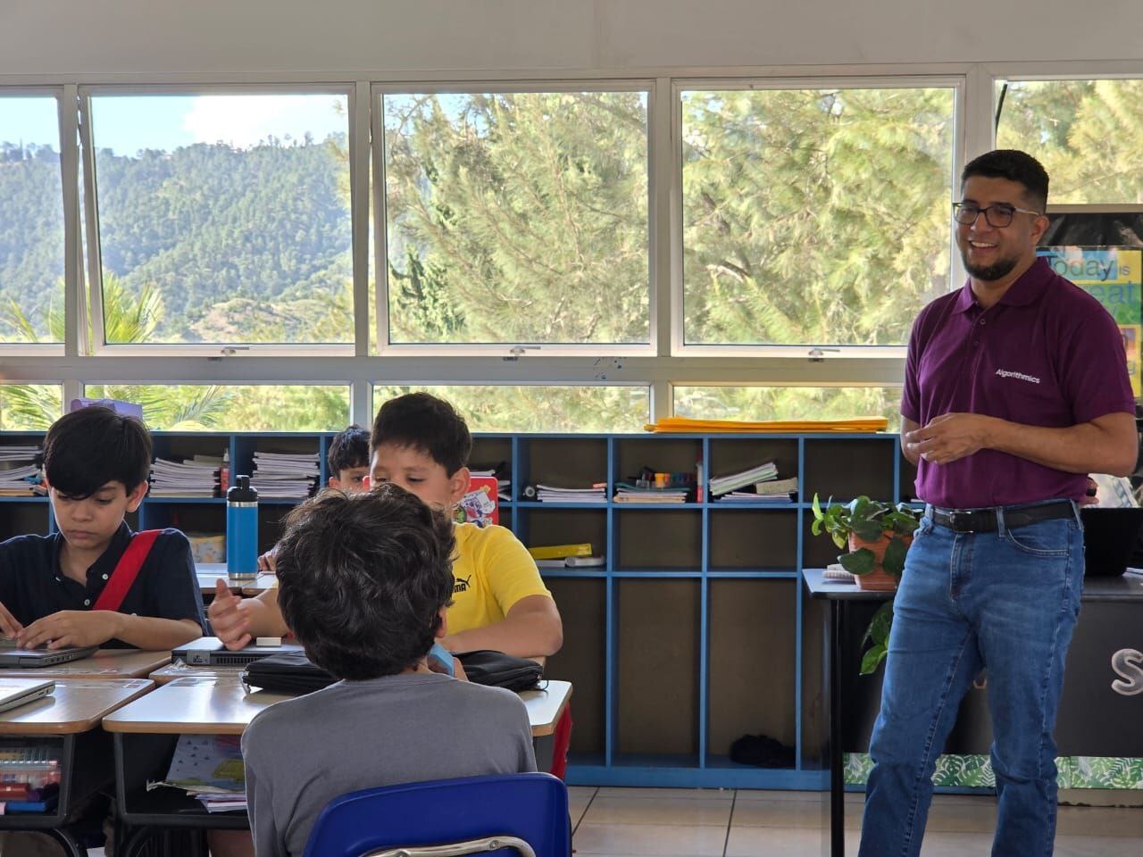 Algorithmics courses at Macris School campus in Tegucigalpa Honduras