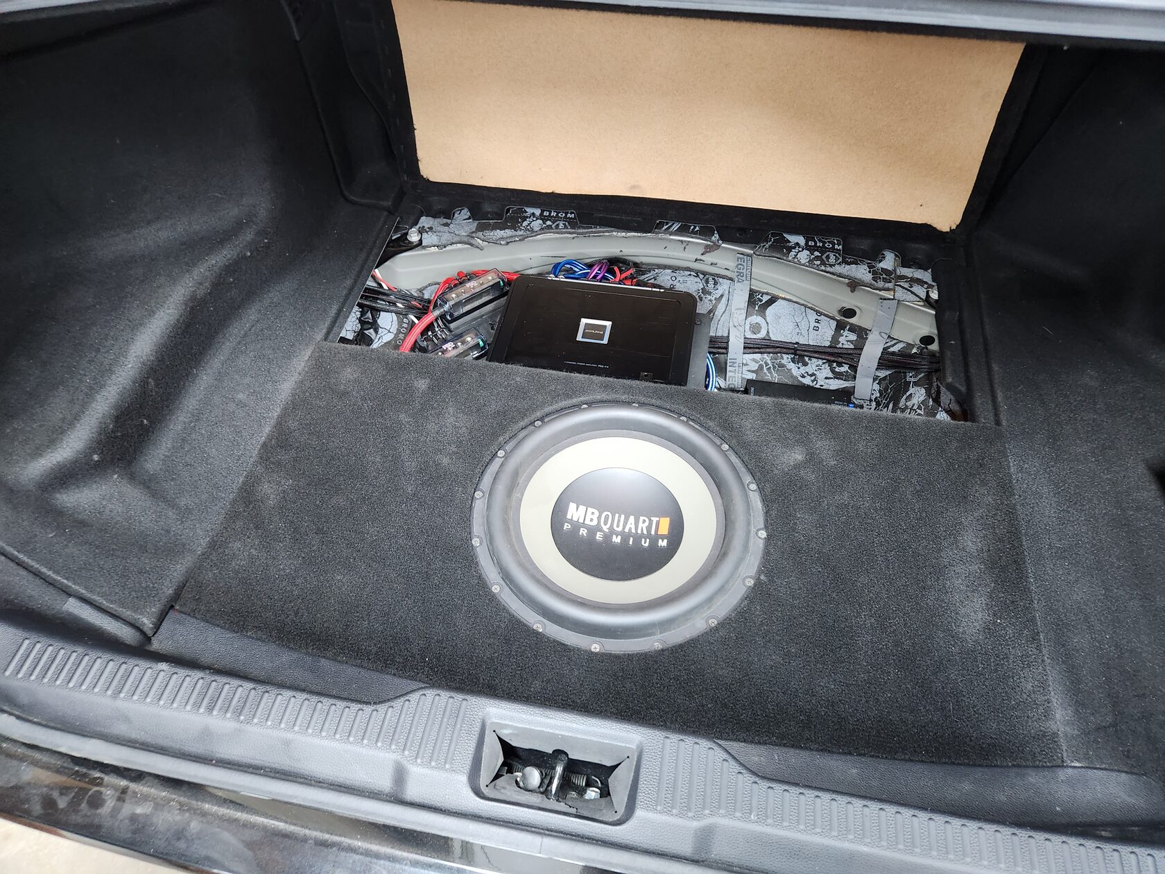 установка сабвуфера toyota crown