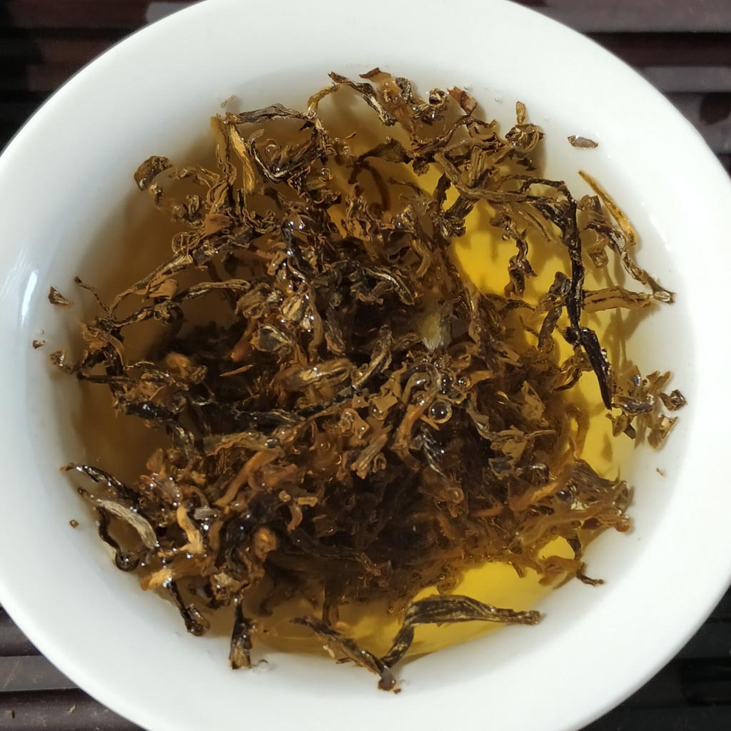 Golden Eyebrow Wet Buds