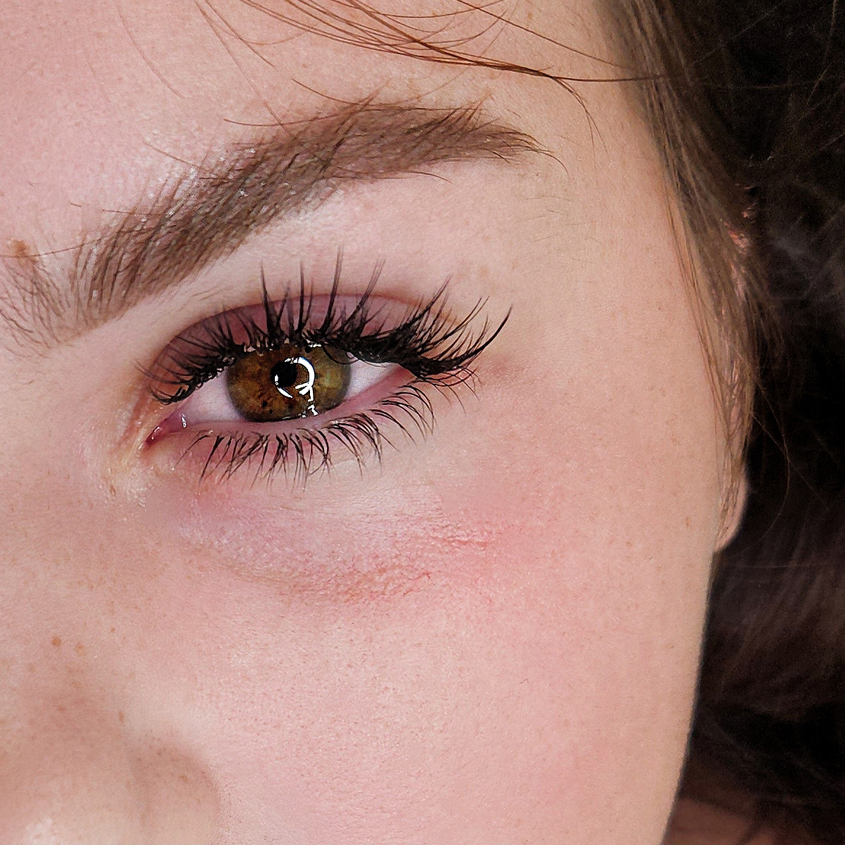 Процедура наращивания верхних и нижних ресниц в студии красоты Марии Зотько, Симферополь.