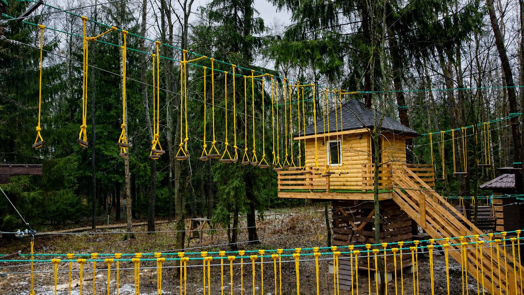Верёвочный парк на деревьях с выходом от игрового домика — Акиньшино, 2021