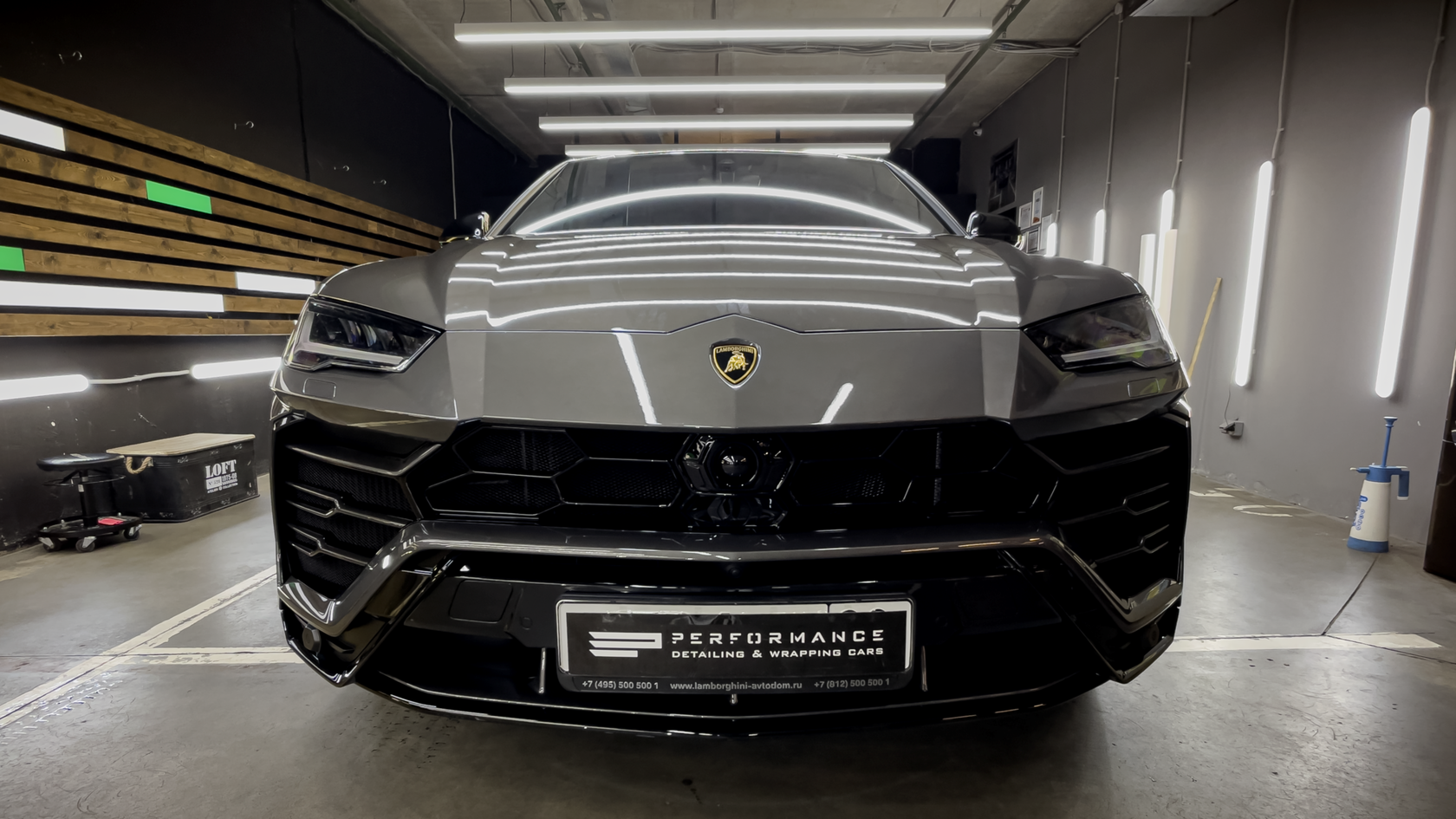 Оклейка спорткара Lamborghini urus