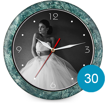 модель пластиковых часов 30