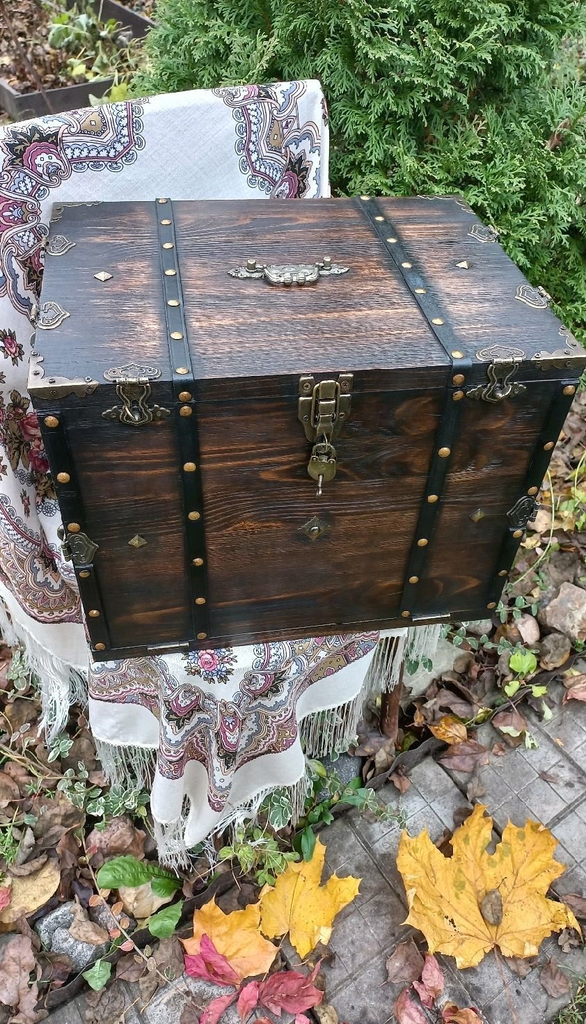 Сундук-витрина Русский Стиль для коллекции антиквариат