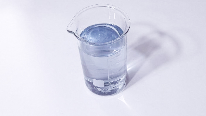 На фотографии серная кислота после проведения испытаний