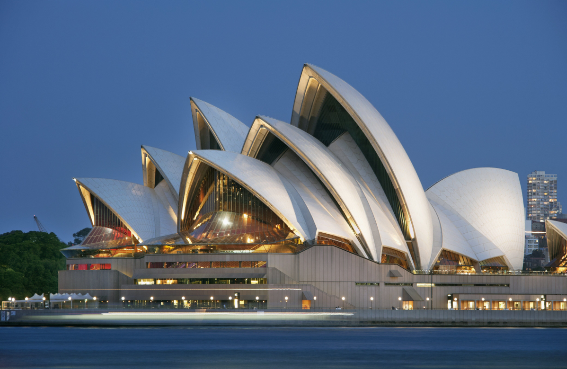 Unique landmarks. Сиднейский оперный театр Австралия. Театр Сиднейская опера Австралия. Опера Хаус Сидней Австралия. Театр оперы в Сиднее Австралия.