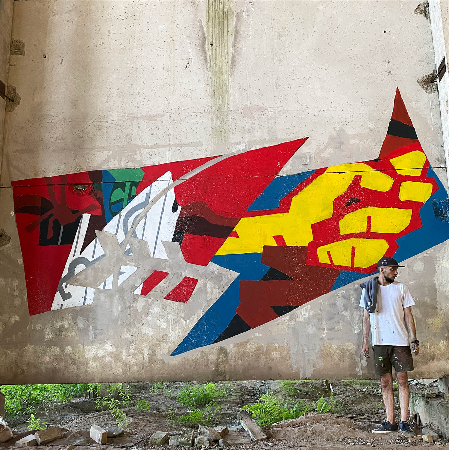 Несанкционированные росписи в Ленинградской области. Автор Алексей Бархан.