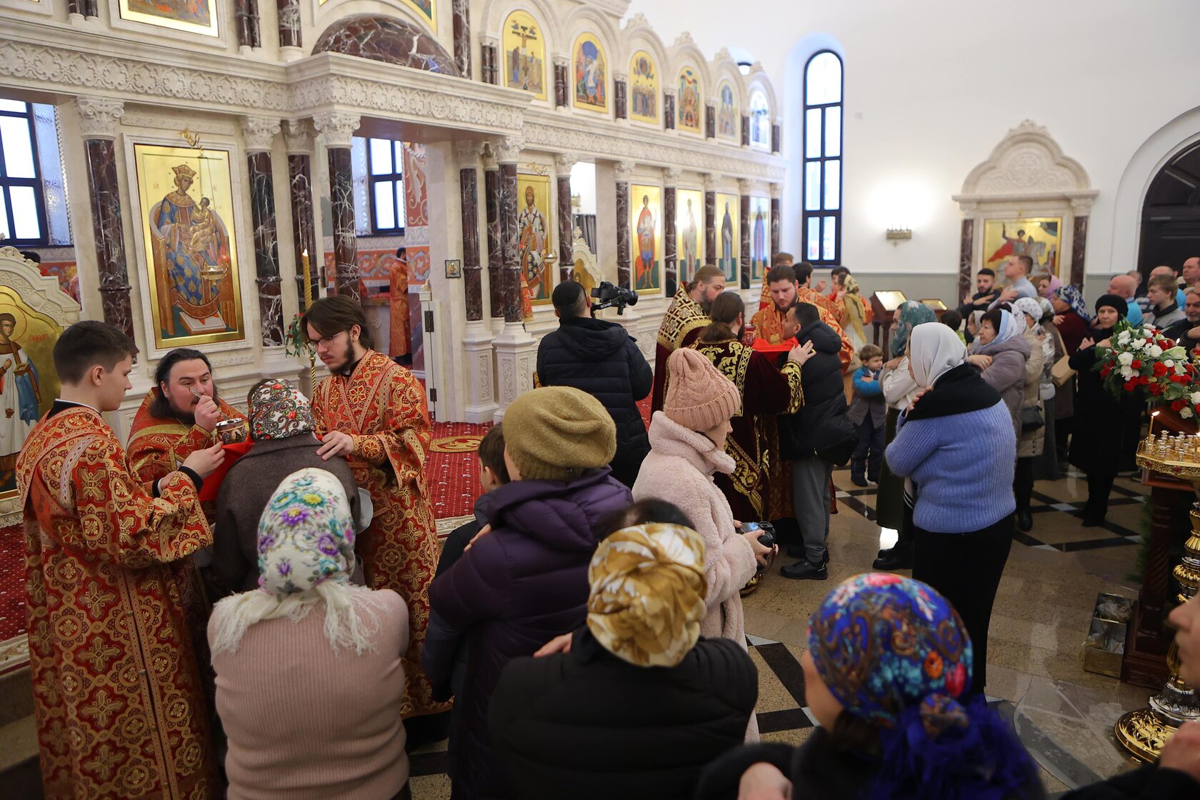 Принесение мощей великомученика Георгия Победоносца в Георгиевский храм  пос. Жилино