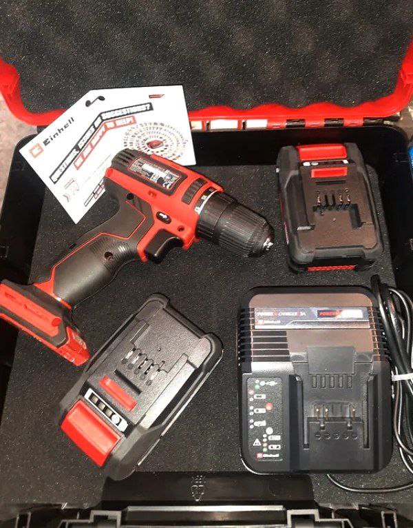 Фотография шуруповерта Einhell TE-CD 18 Li-i BL в открытом кейсе от покупателя с отзыва на шуруповерт