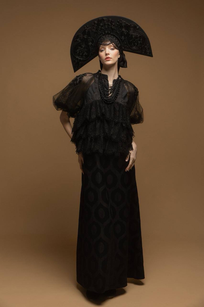 Черный кокошник, черный костюм в русском народном стиле, MA’КUSHКА