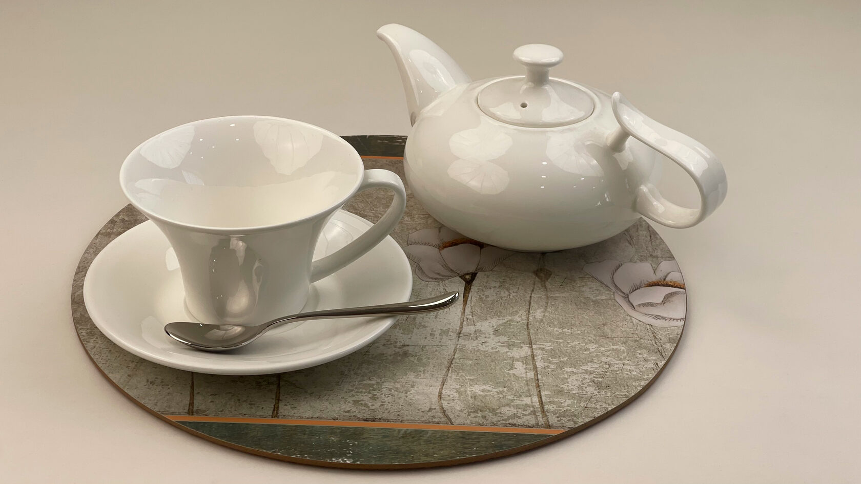 Салфетки сервировочные круглые из пробки "Белые маки"