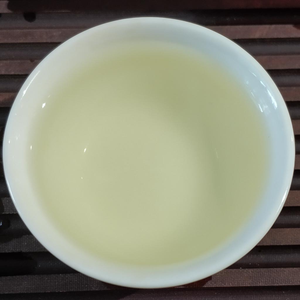 Tightly rolled Hairy Crab Oolong pearls