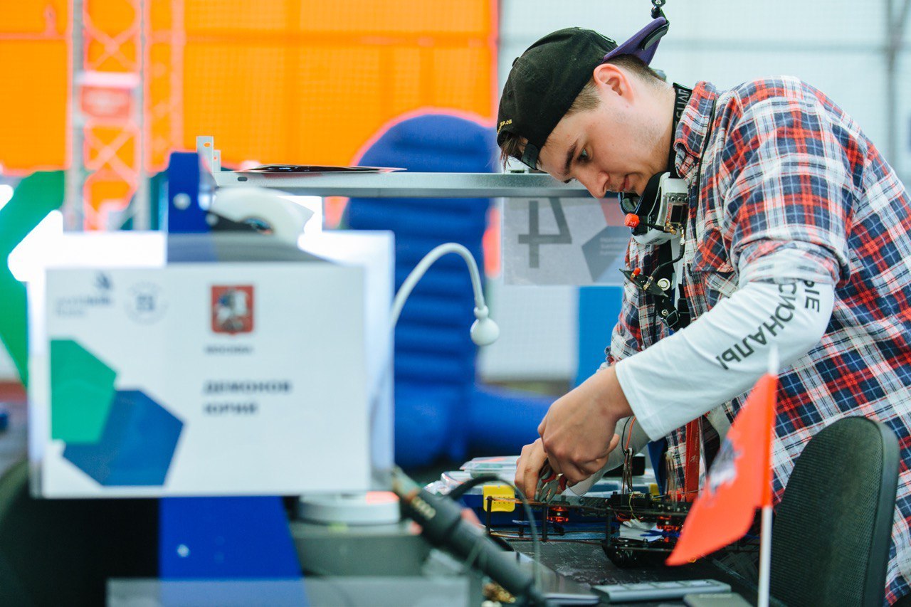 Coex клевер 4. Клевер 4 WORLDSKILLS Russia. Квадрокоптер COEX Клевер 4. COEX Клевер 4 конструирование. Фотографии работотехнике.