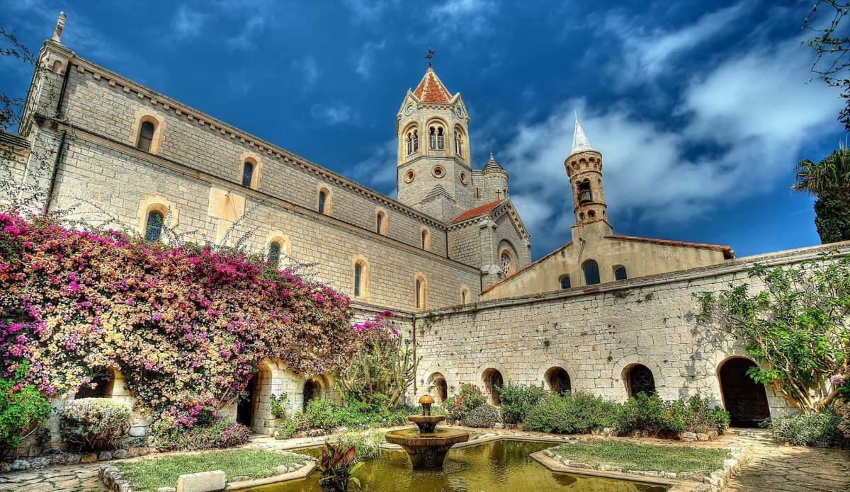 Lérins Islands For Voyager of the seas in Cannes | Signature Sailing Charter