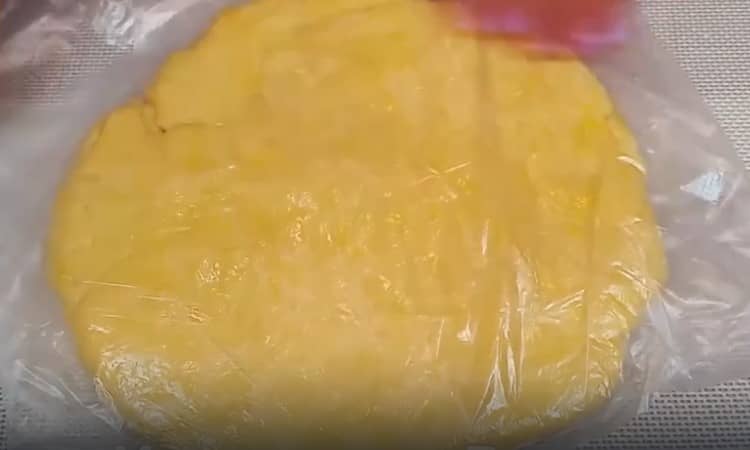 Приготовление пирога киш с курицей, грибами и сыром: шаг 4