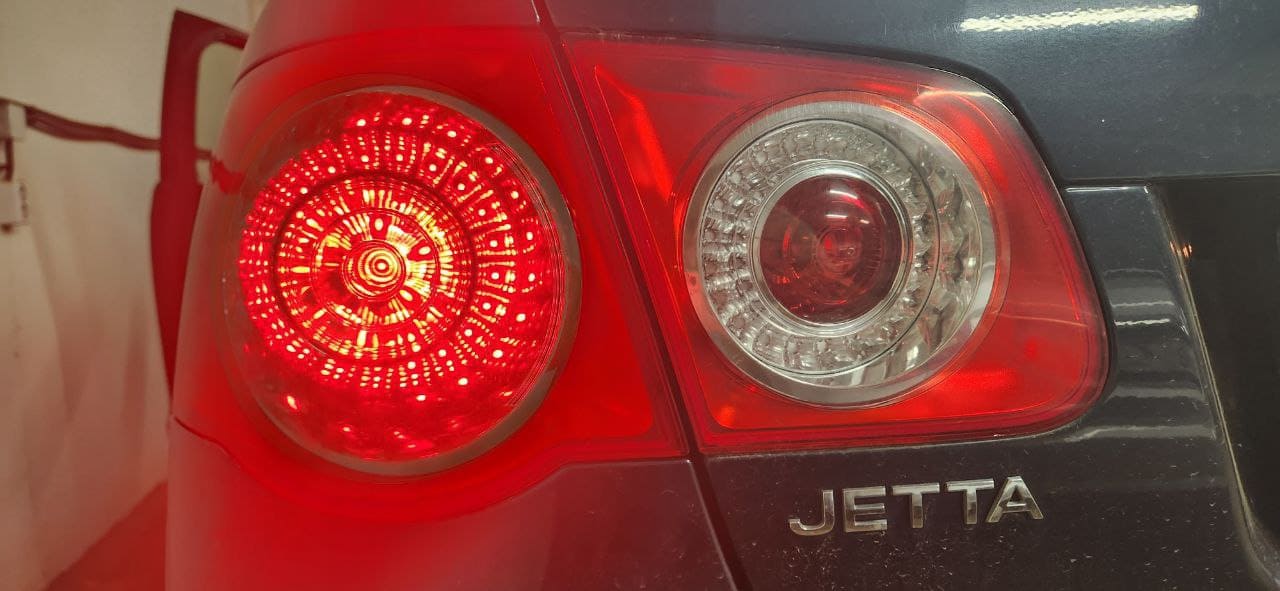 Ремонт и замена задних фонарей авто в Москве от 5 000₽