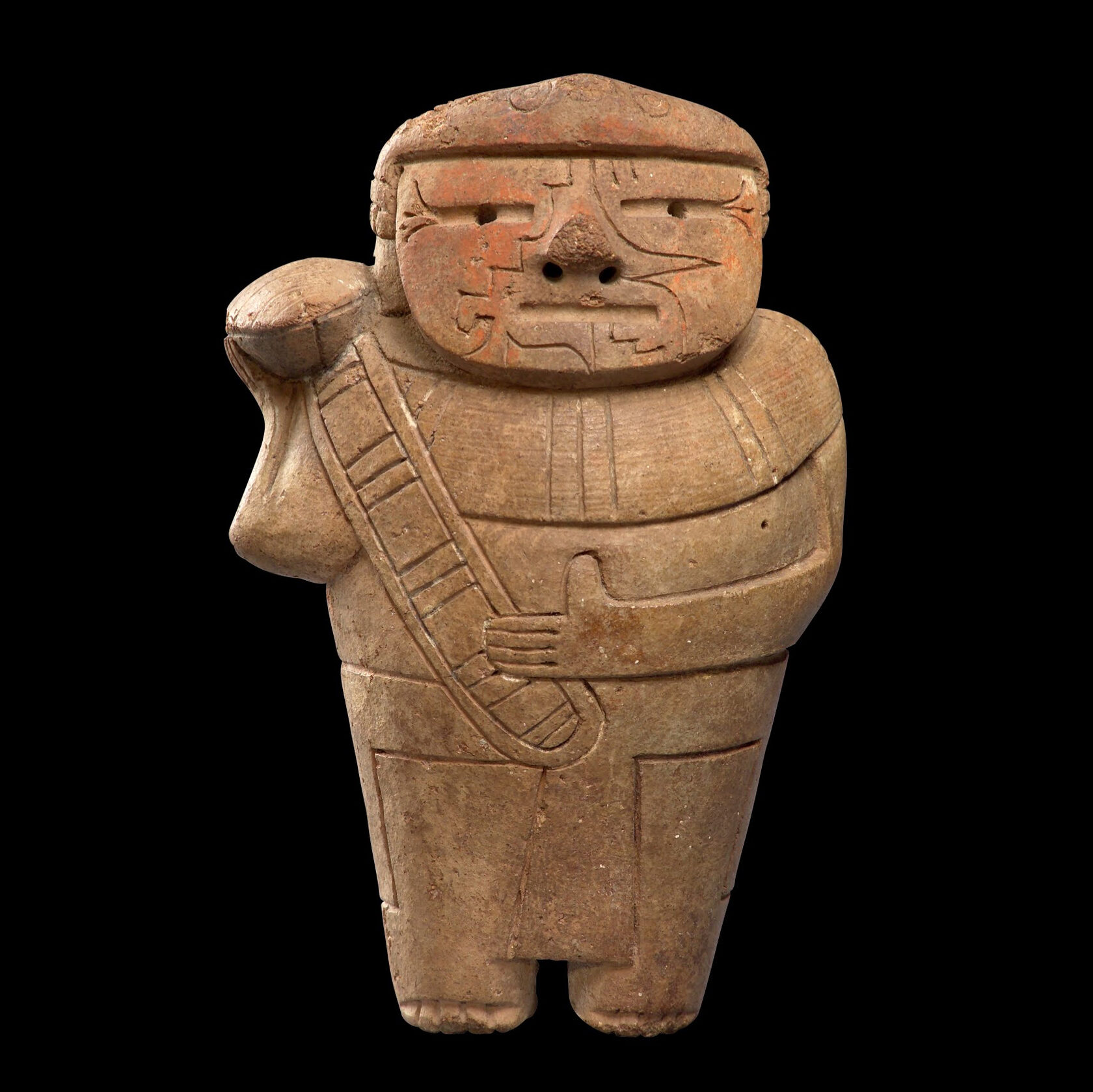 Фигура человека с трубой из раковины. Куписнике, 1500-500 гг. до н.э. Коллекция Художественный музей Лимы (MALI).