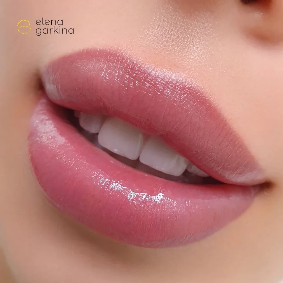Цвет губ перманентный макияж