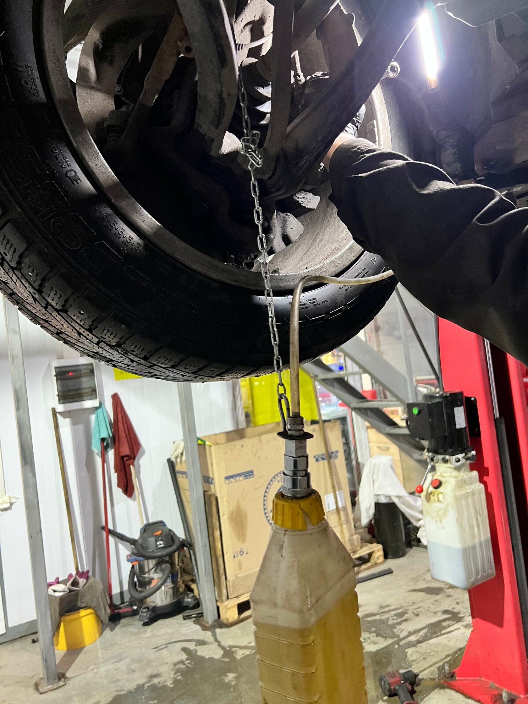 Замена тормозной жидкости Motul Dot 5.1