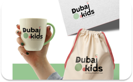 Dubai kids — пример применения логотипа