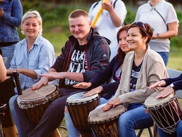 Заказать барабанный тимбилдинг для страховой фирмы