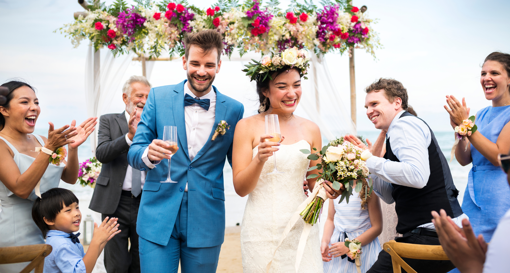 Трогательные поздравления на свадьбу: как порадовать молодоженов до слез?