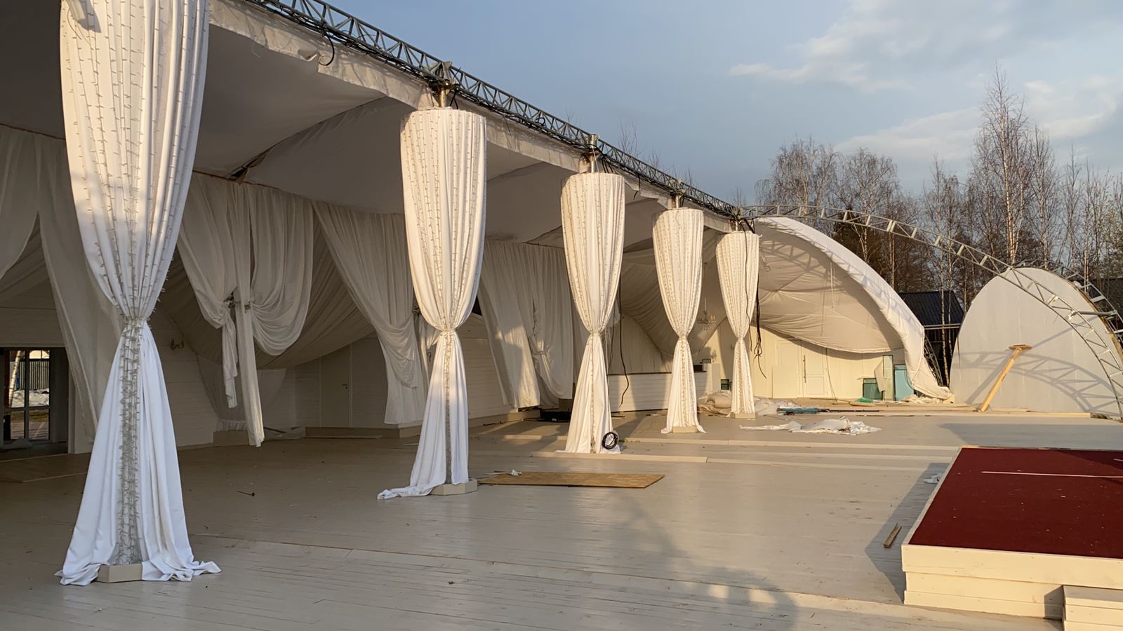 Ремонт шатров и тентовых конструкций недорого в Москве от White Tent