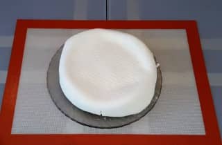 Приготовление сыра «Филадельфия» из сметаны и кефира в домашних условиях: шаг 7