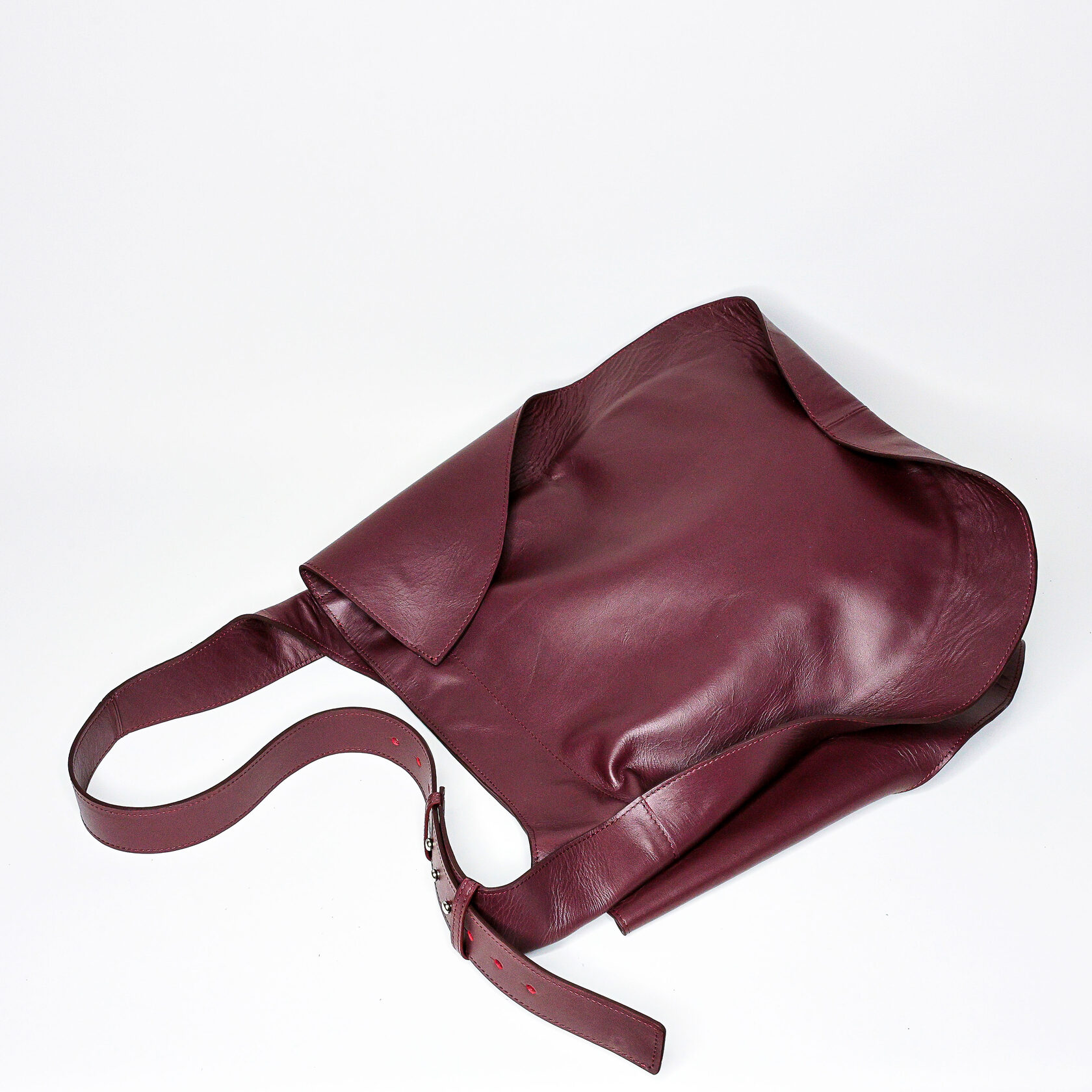 объемная дизайнерская сумка Wave тоут бордового цвета из натуральной кожи премиум качества