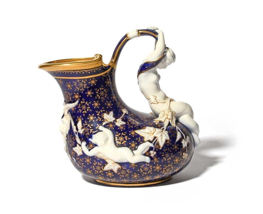 11. Кувшин, продававшийся в аукционном доме Woolley & Wallis 30 апреля 2024 года. https://www.the-saleroom.com/en-gb/auction-catalogues/woolley-and-wallis/catalogue-id-srwo10389/lot-ecc8442f-6462-4bdb-a4ee-b14700f21c17 (дата обращения: 4.02.2025).