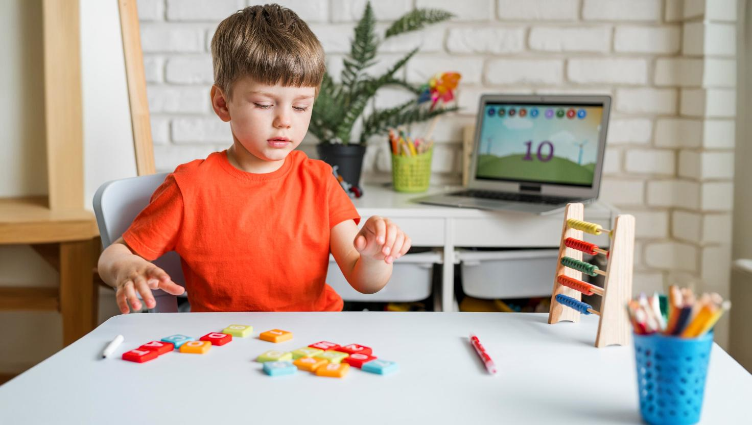 Kak-vybrat-podkhodyashchie-igruschki-dlya-razvitia-rechi-u-detey