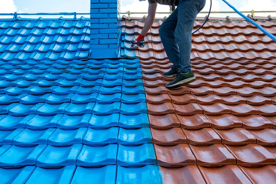 Airless roof painting